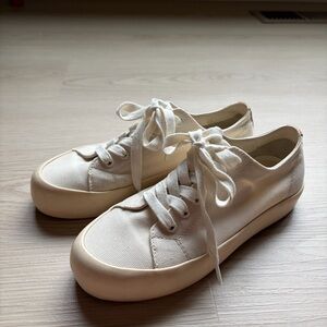 Vince Off White Canvas Lace Up Sneakers Women’s Size 6 EU 36 Minimal Clean Girl